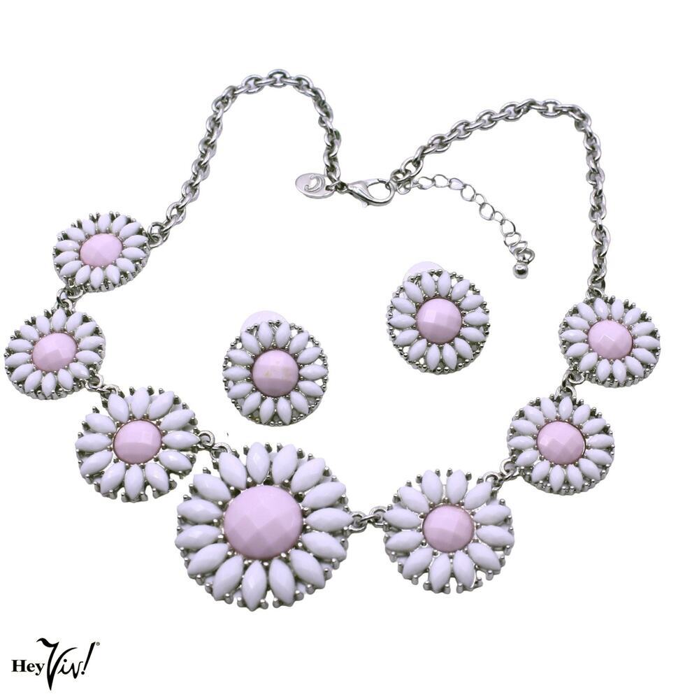 Charming Charlie Daisy Statement Bib Necklace Set w Matching Earrings - Hey Viv